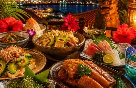 名護市の夜を彩る本格沖縄料理！